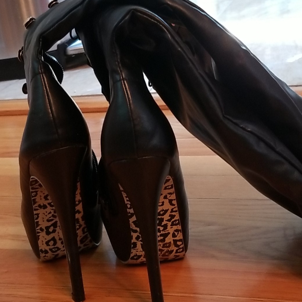 Heels - Picture 4 of 5